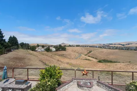Exterior - 366 Silas Ct, Benicia, CA 94510 photo 5 of 16