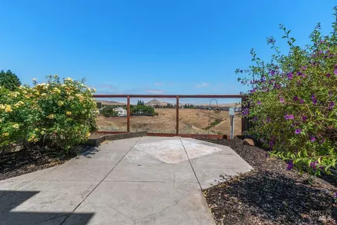Exterior - 366 Silas Ct, Benicia, CA 94510 photo 8 of 16