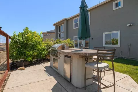 Exterior - 366 Silas Ct, Benicia, CA 94510 photo 10 of 16