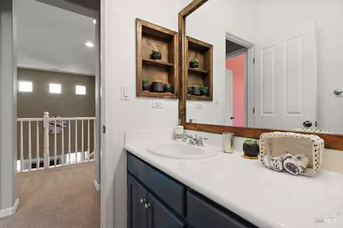 Bath - 366 Silas Ct, Benicia, CA 94510 photo 5 of 6