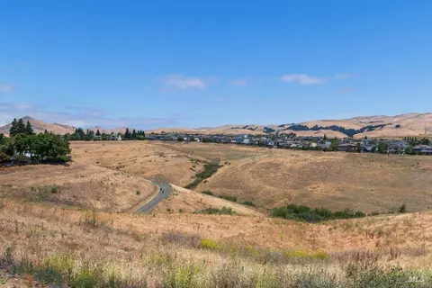 View/Area - 366 Silas Ct, Benicia, CA 94510 photo 6 of 9