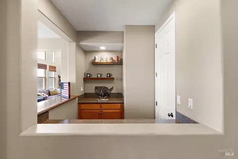 Entry Way - 366 Silas Ct, Benicia, CA 94510 photo 2 of 4