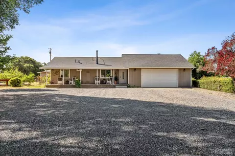 1681 Oak Grove Dr, Redwood Valley, CA 95470