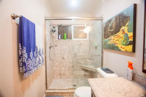 Bath - 226 Bonnie Ln, Willits, CA 95490 photo 1 of 2