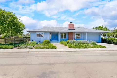 8817 Hood Mountain Cir, Santa Rosa, CA 95409