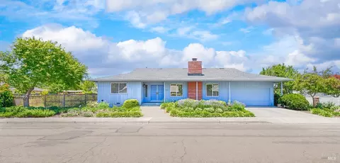 8817 Hood Mountain Cir, Santa Rosa, CA 95409