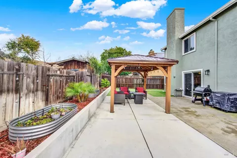 Exterior - 1106 Charter Ln, Fairfield, CA 94533 photo 9 of 13