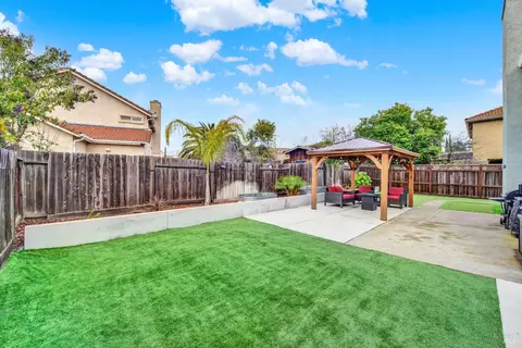 Exterior - 1106 Charter Ln, Fairfield, CA 94533 photo 8 of 13
