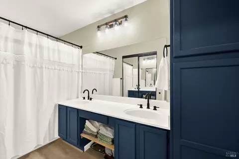 Bath - 1106 Charter Ln, Fairfield, CA 94533 photo 3 of 4