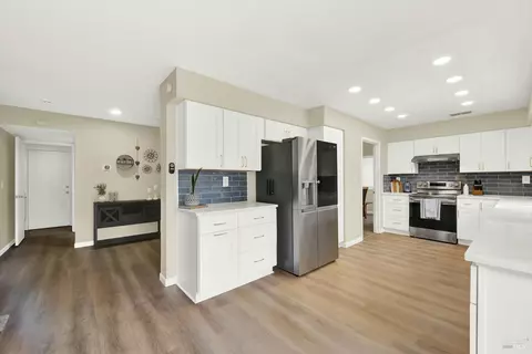 Kitchen - 1106 Charter Ln, Fairfield, CA 94533 photo 4 of 11