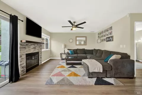 Living - 1106 Charter Ln, Fairfield, CA 94533 photo 1 of 2