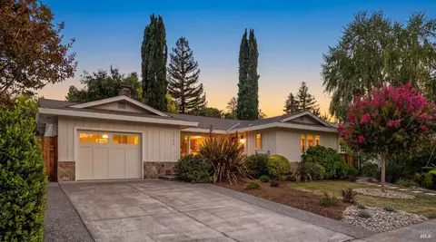 1739 Park St, Saint Helena, CA 94574