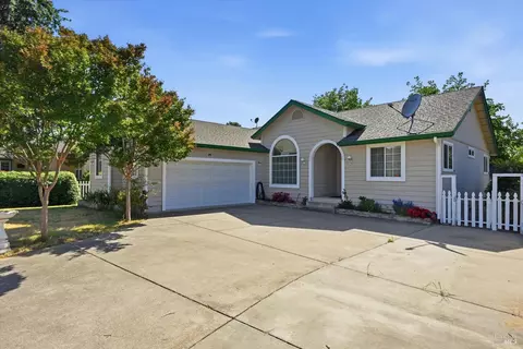 18846 Horseshoe Rd, Hidden Valley Lake, CA 95467