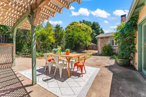 Exterior - 227 Baker St, Benicia, CA 94510 photo 1 of 2
