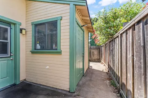 Exterior - 227 Baker St, Benicia, CA 94510 photo 2 of 2