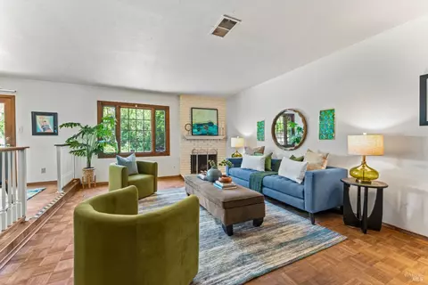 Living - 227 Baker St, Benicia, CA 94510 photo 2 of 2