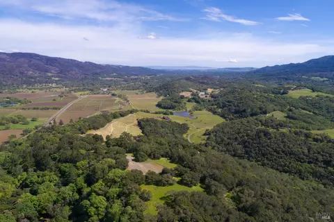 11420 White Fang Gln, Kenwood, CA 95452