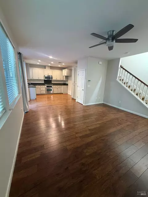 Living - 130 Refosco Ct, Vacaville, CA 95687 photo 4 of 4