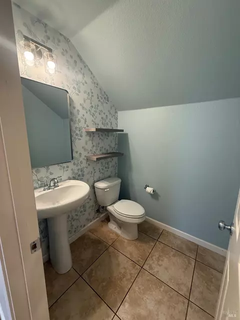 Bath - 130 Refosco Ct, Vacaville, CA 95687 photo 1 of 4