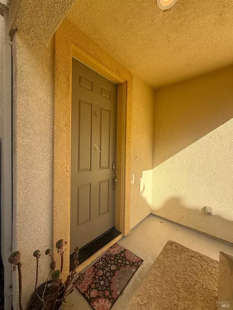 Entry Way - 130 Refosco Ct, Vacaville, CA 95687 photo 1 of 3