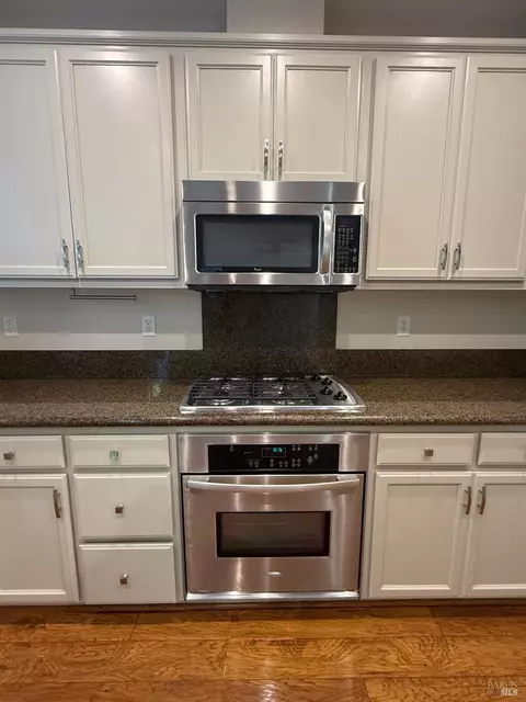 Kitchen - 130 Refosco Ct, Vacaville, CA 95687 photo 3 of 3