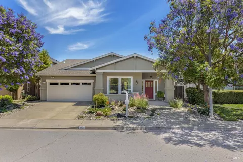 82 Maybeck St, Novato, CA 94949