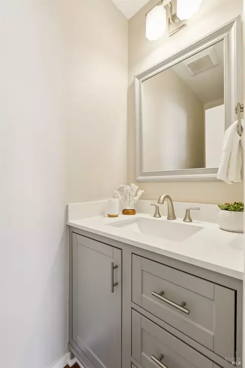 Bath - 147-149 Filbert Ave, Sausalito, CA 94965 photo 1 of 3