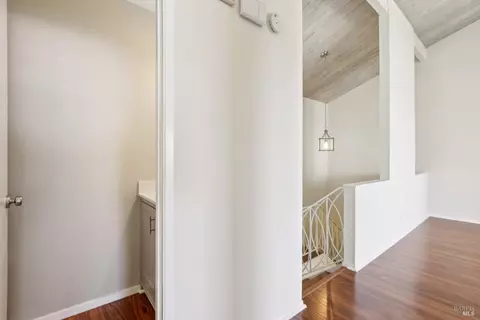 Entry Way - 147-149 Filbert Ave, Sausalito, CA 94965 photo 2 of 4