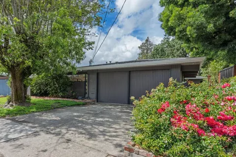 643 Wakerobin Ln, San Rafael, CA 94903