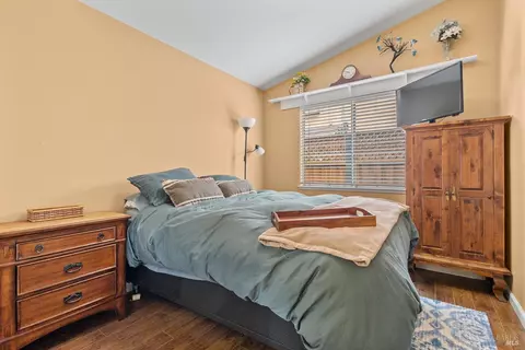Bedroom - 356 Wilson Ln, Windsor, CA 95492 photo 3 of 4