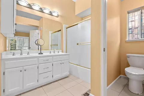 Bath - 356 Wilson Ln, Windsor, CA 95492 photo 3 of 3