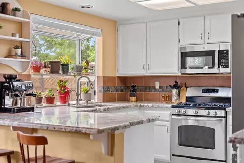 Kitchen - 356 Wilson Ln, Windsor, CA 95492 photo 2 of 3