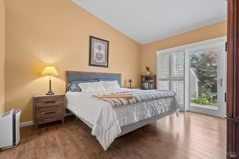 Bedroom - 356 Wilson Ln, Windsor, CA 95492 photo 2 of 4