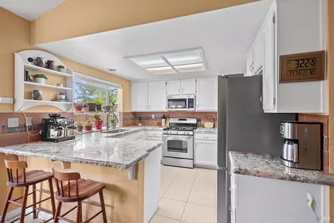 Kitchen - 356 Wilson Ln, Windsor, CA 95492 photo 1 of 3