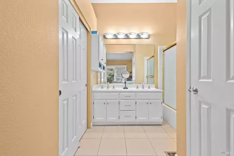 Bath - 356 Wilson Ln, Windsor, CA 95492 photo 2 of 3