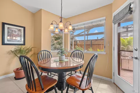 Dining - 356 Wilson Ln, Windsor, CA 95492 photo 1 of 3