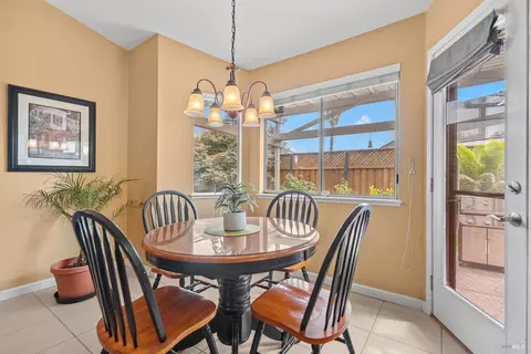 Dining - 356 Wilson Ln, Windsor, CA 95492 photo 1 of 2