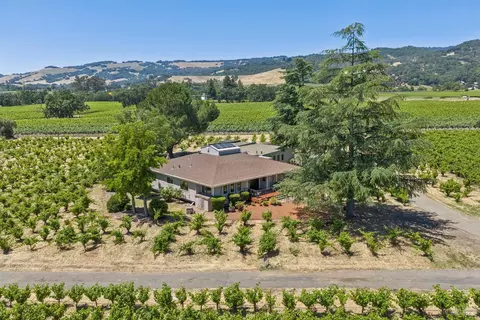 1075 Lark Ave, Sonoma, CA 95476