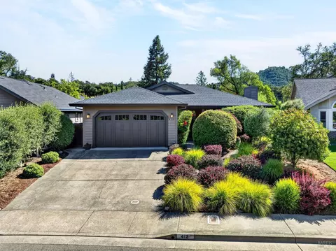 412 Fairway Ct, Healdsburg, CA 95448