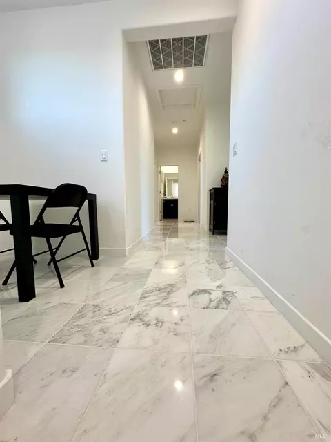 Entry Way - 1401 Jamboree Dr, Fairfield, CA 94533 photo 6 of 11