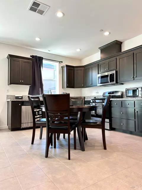 Kitchen - 1401 Jamboree Dr, Fairfield, CA 94533 photo 3 of 9