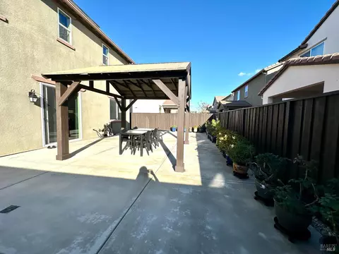 Exterior - 1401 Jamboree Dr, Fairfield, CA 94533 photo 3 of 14