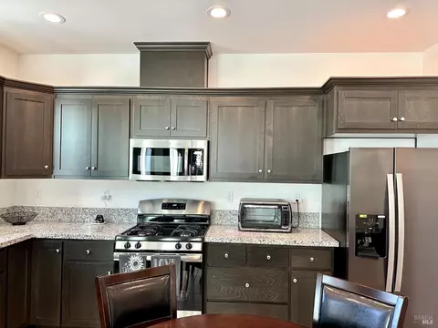 Kitchen - 1401 Jamboree Dr, Fairfield, CA 94533 photo 4 of 9