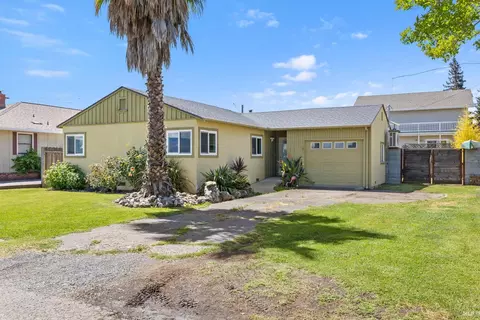 15 Lupoyoma Ave, Lakeport, CA 95453