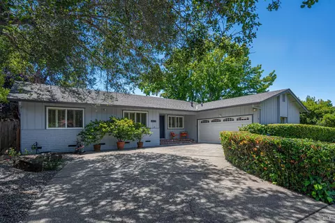 2575 Brookhaven Dr, Santa Rosa, CA 95405