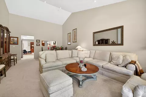 Living - 317 Miramonte Pl, Santa Rosa, CA 95409 photo 2 of 4
