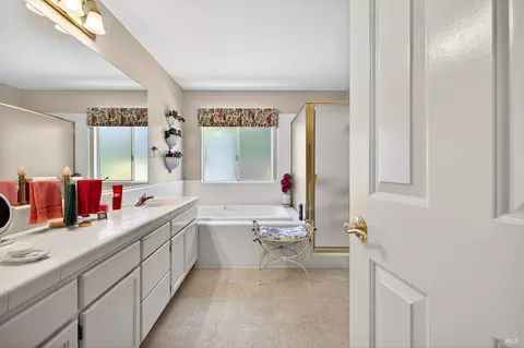 Bath - 317 Miramonte Pl, Santa Rosa, CA 95409 photo 4 of 5