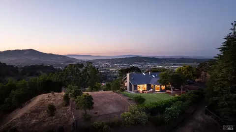32 Oak View Ct, Novato, CA 94947