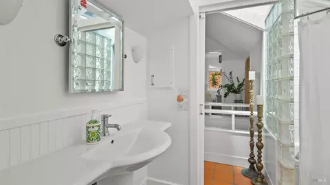 Bath - 2 Lower Crescent Ave, Sausalito, CA 94965 photo 1 of 1