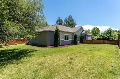 Exterior - 1051 Helen Ave, Ukiah, CA 95482 photo 10 of 12